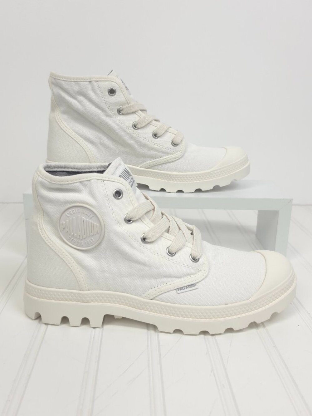 NIB Women's Palladium Pampa Hi Round Toe Lace Up Booties Star White Size 8.5 - Picture 6 of 11